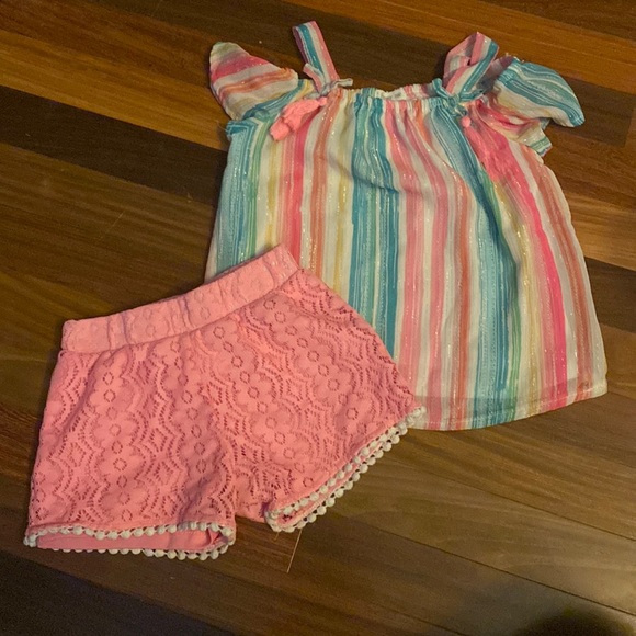 Cute spring outfit. - Picture 1 of 3